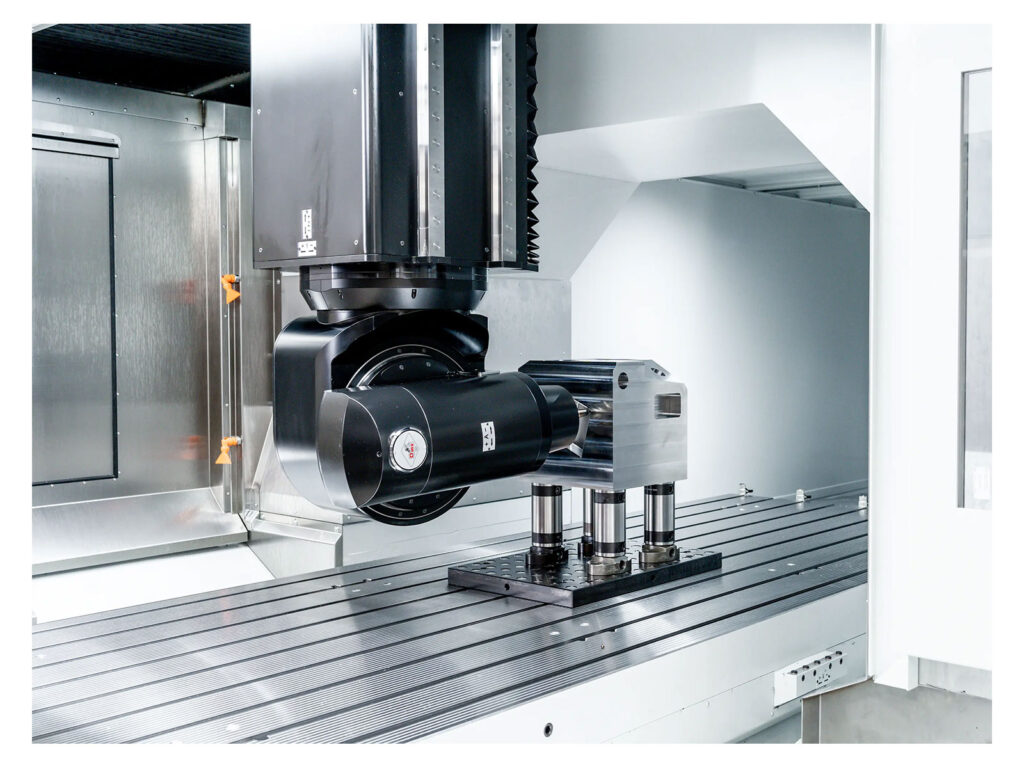 Gruppo Parpas' ACTIVE MEGA Milling Machine. Sold in the UK by Leader CNC Technologies.