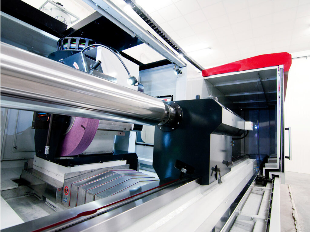 Internal view of BHC Fermat grinder sold in the U.K. Leader CNC Technologies.
