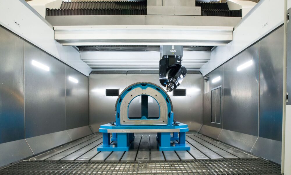 Gruppo Parpas' internal view of the Diamond Linear 30 with component on the table. Sold in the UK by Leader CNC Technologies